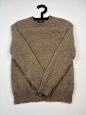 Gobi Women's Crewneck Sweater in Taupe